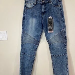CR 24 Men’s Jean Denim Division, Size 34X32